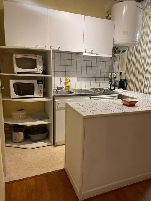 Studio N•2 Avec Patio En Plein Coeur De La Ville Bagnères-de-Bigorre Eksteriør billede