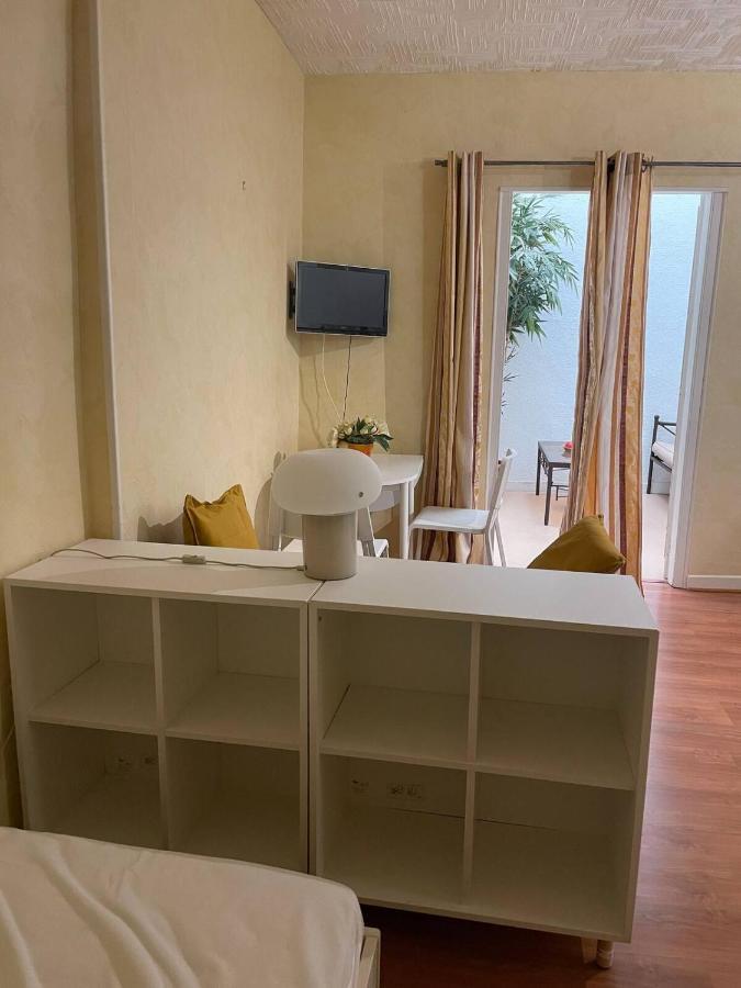 Studio N•2 Avec Patio En Plein Coeur De La Ville Bagnères-de-Bigorre Eksteriør billede