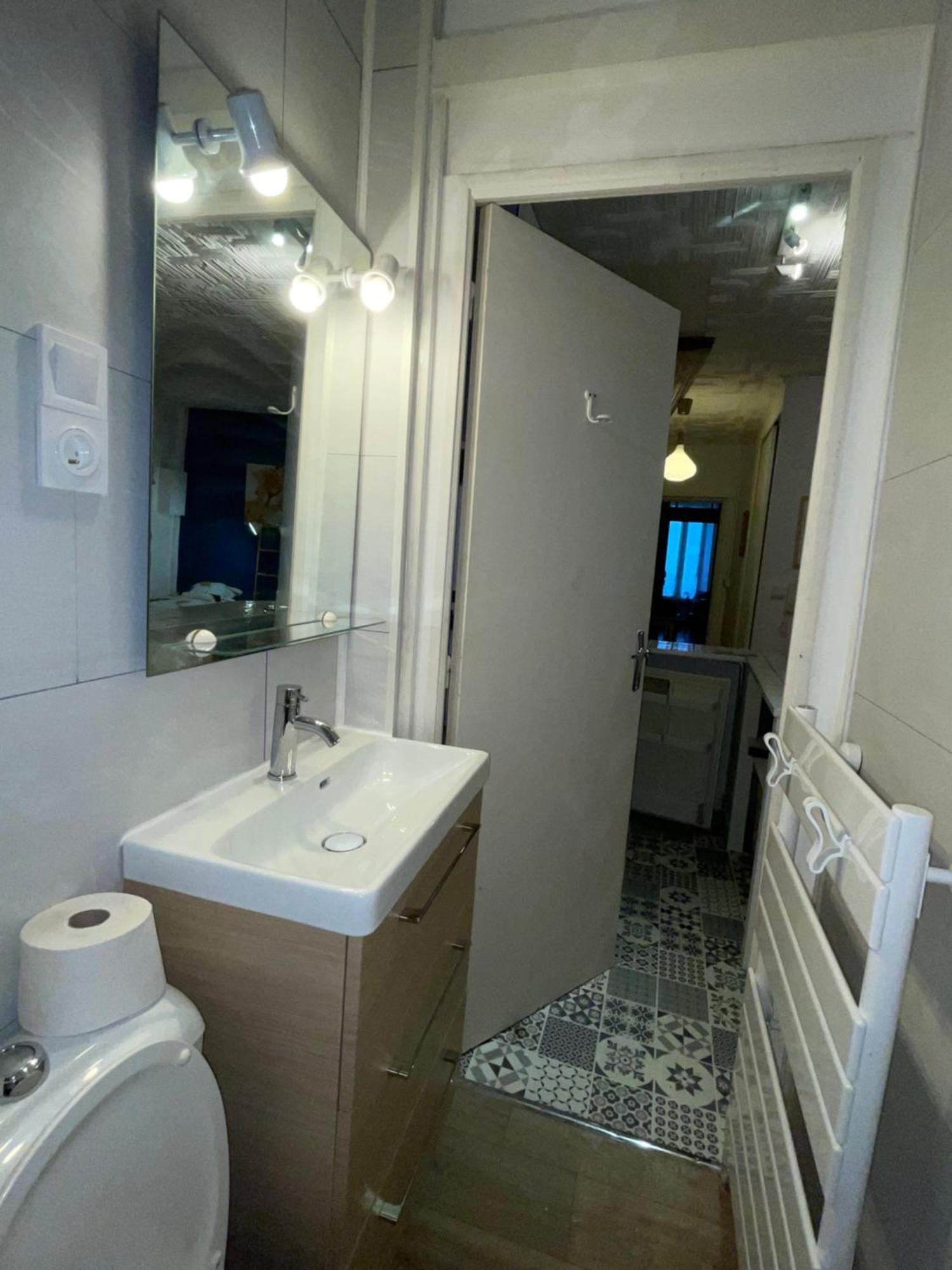 Studio N•2 Avec Patio En Plein Coeur De La Ville Bagnères-de-Bigorre Eksteriør billede